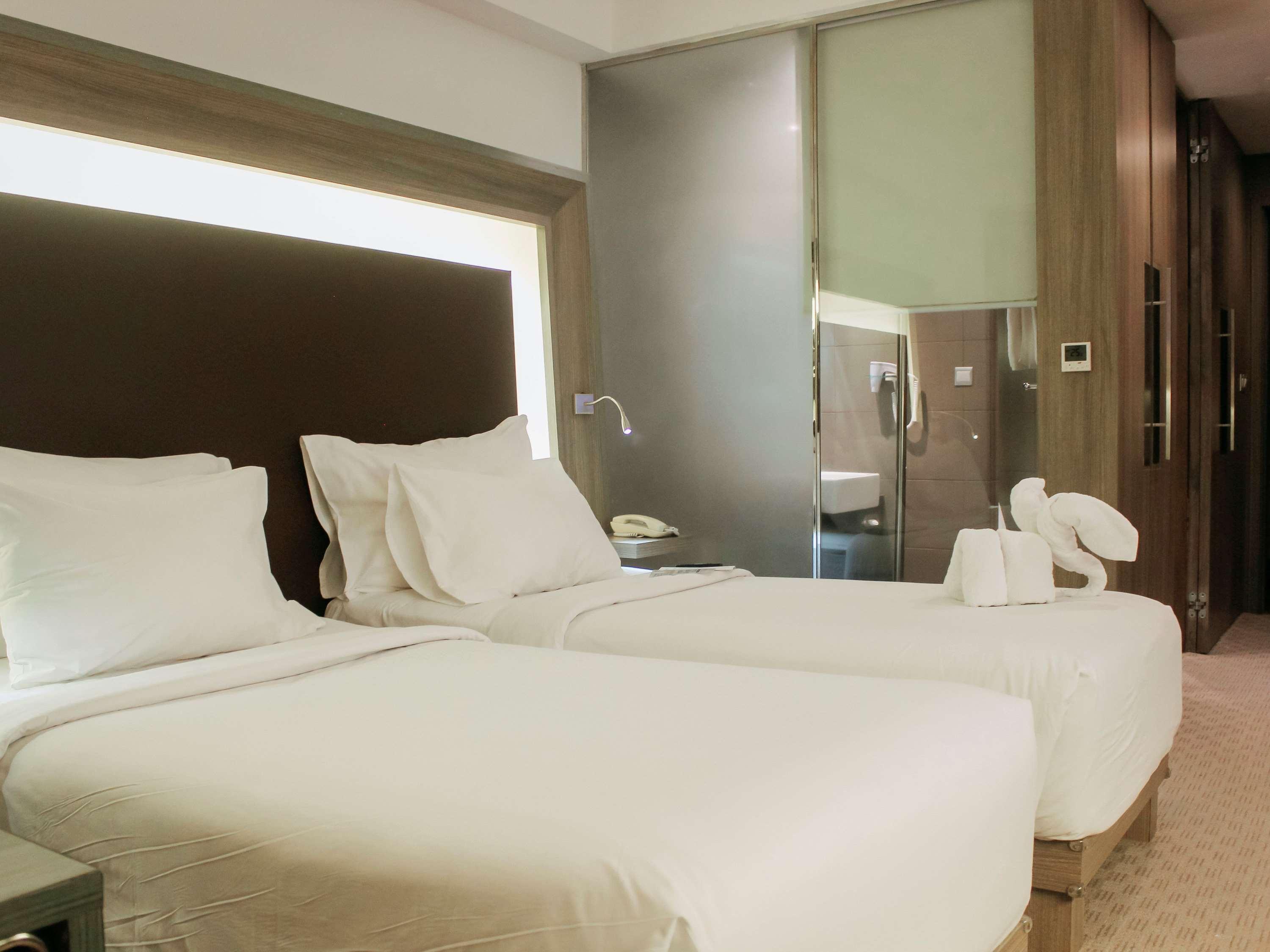 Novotel Bangka Hotel y Centro de Convenciones Pangkal Pinang Exterior foto