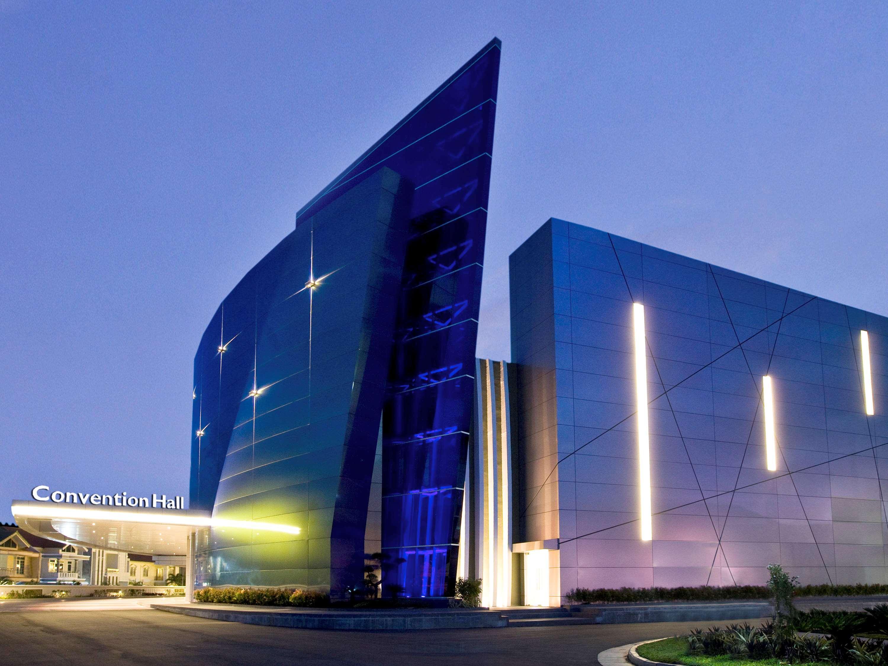 Novotel Bangka Hotel y Centro de Convenciones Pangkal Pinang Exterior foto